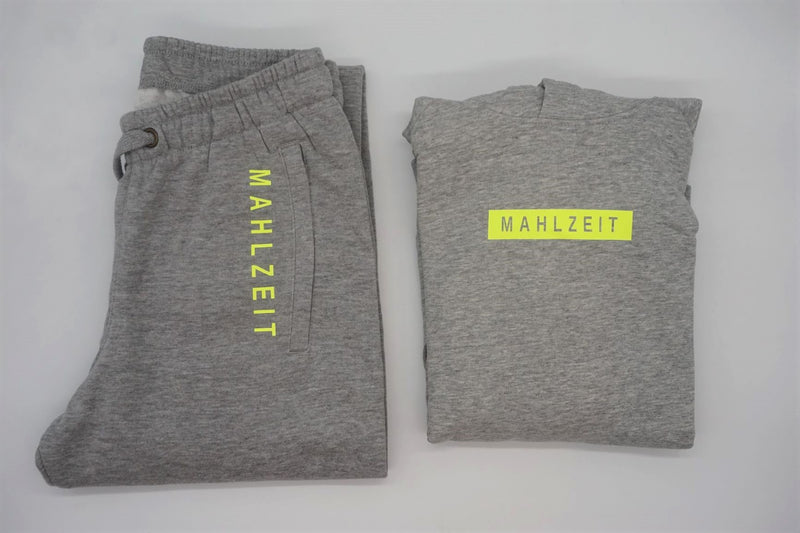 Home Office Outfit- Hoodie und Joggingbuchse grau
